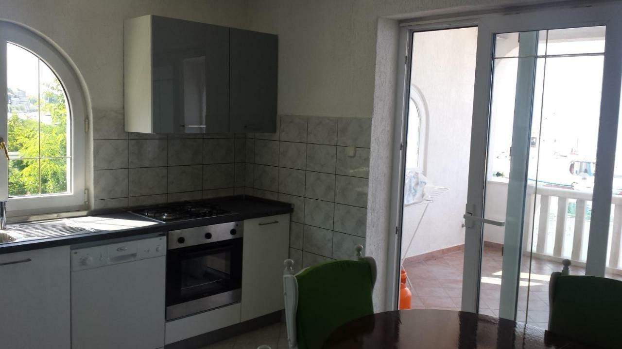 Apartmani Kristijan Jesenice  Exteriör bild