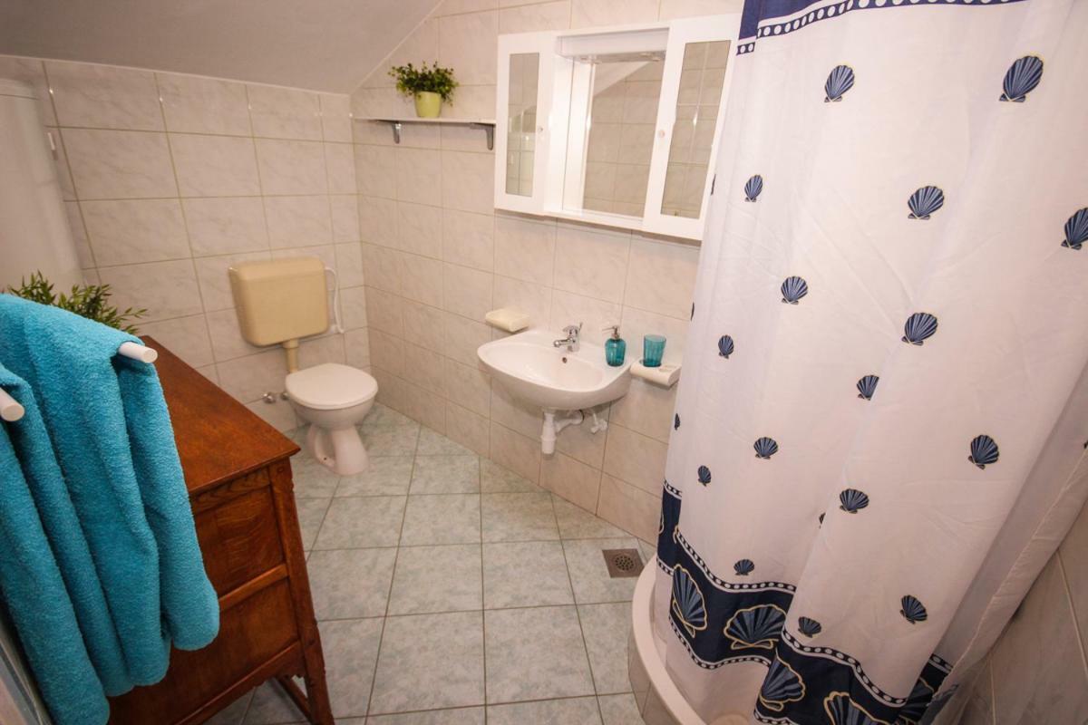Apartmani Kristijan Jesenice  Exteriör bild