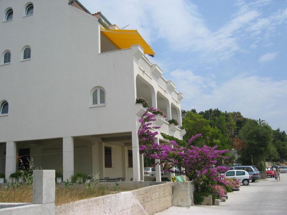 Apartmani Kristijan Jesenice  Exteriör bild